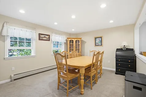 11 Custom Street Nashua NH 03062