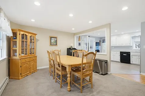 11 Custom Street Nashua NH 03062
