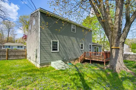 11 Custom Street Nashua NH 03062