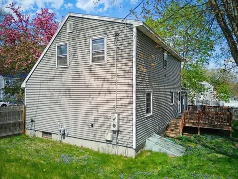 11 Custom Street Nashua NH 03062