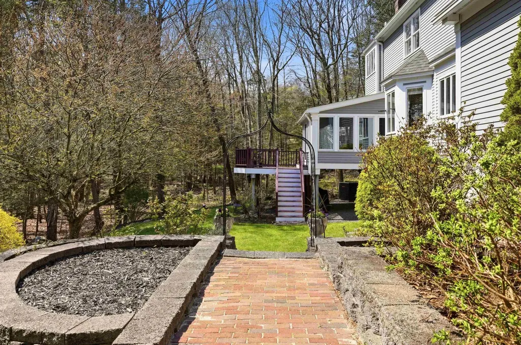 43 Bassett Lane Newfields NH 03856
