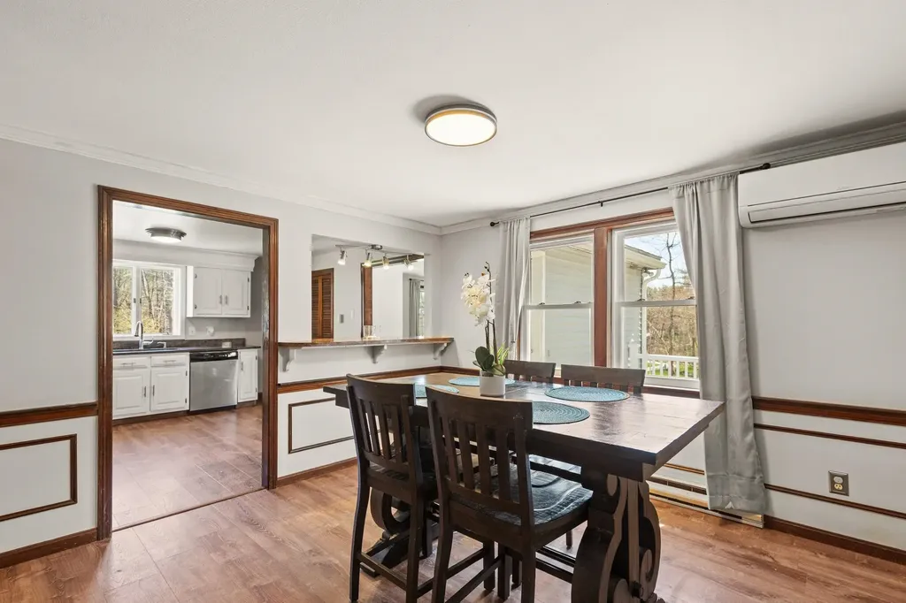 17 Oxbow Lane Derry NH 03038