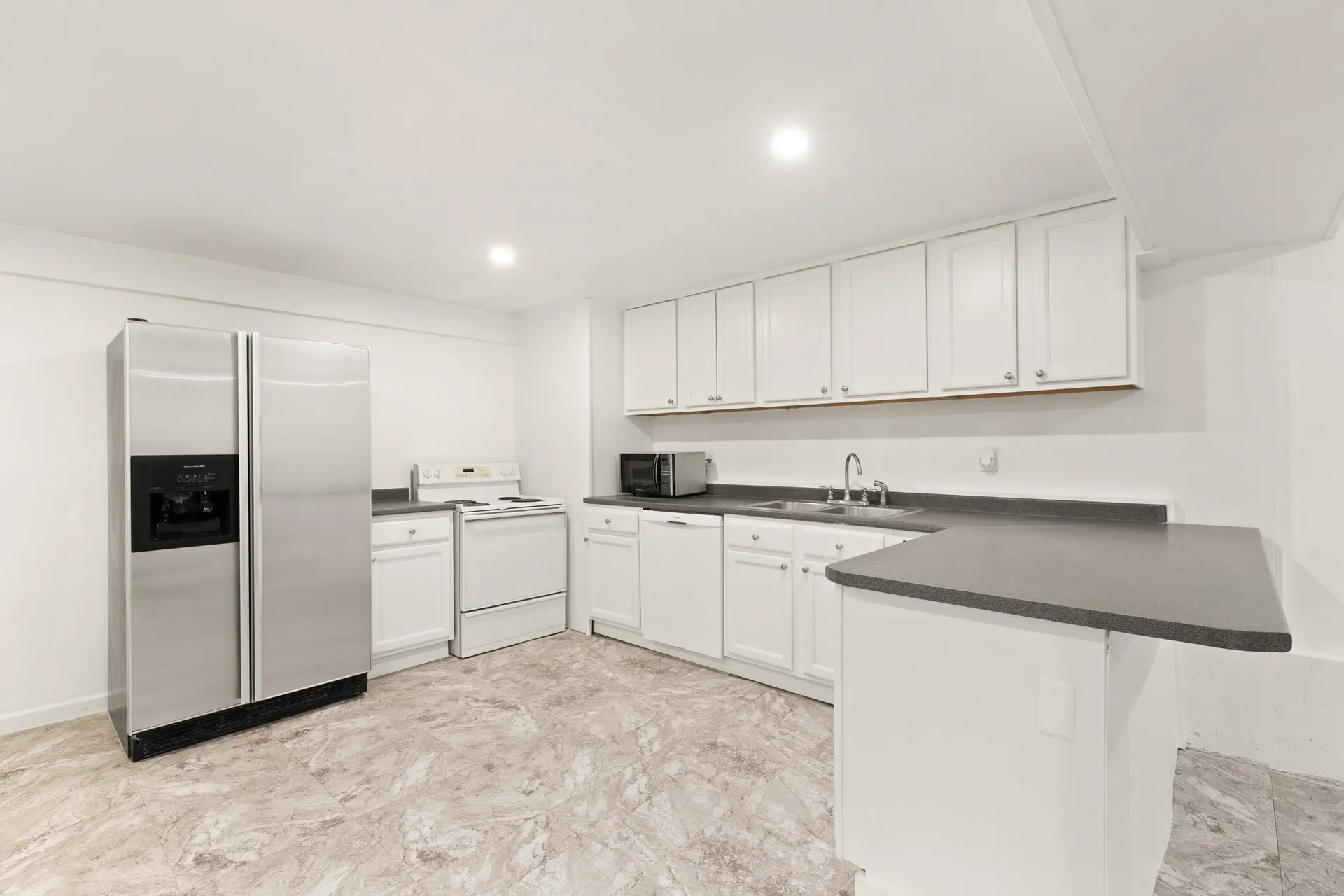 17 Oxbow Lane Derry NH 03038