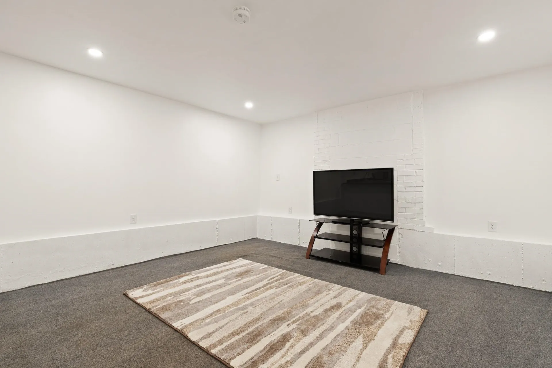 17 Oxbow Lane Derry NH 03038