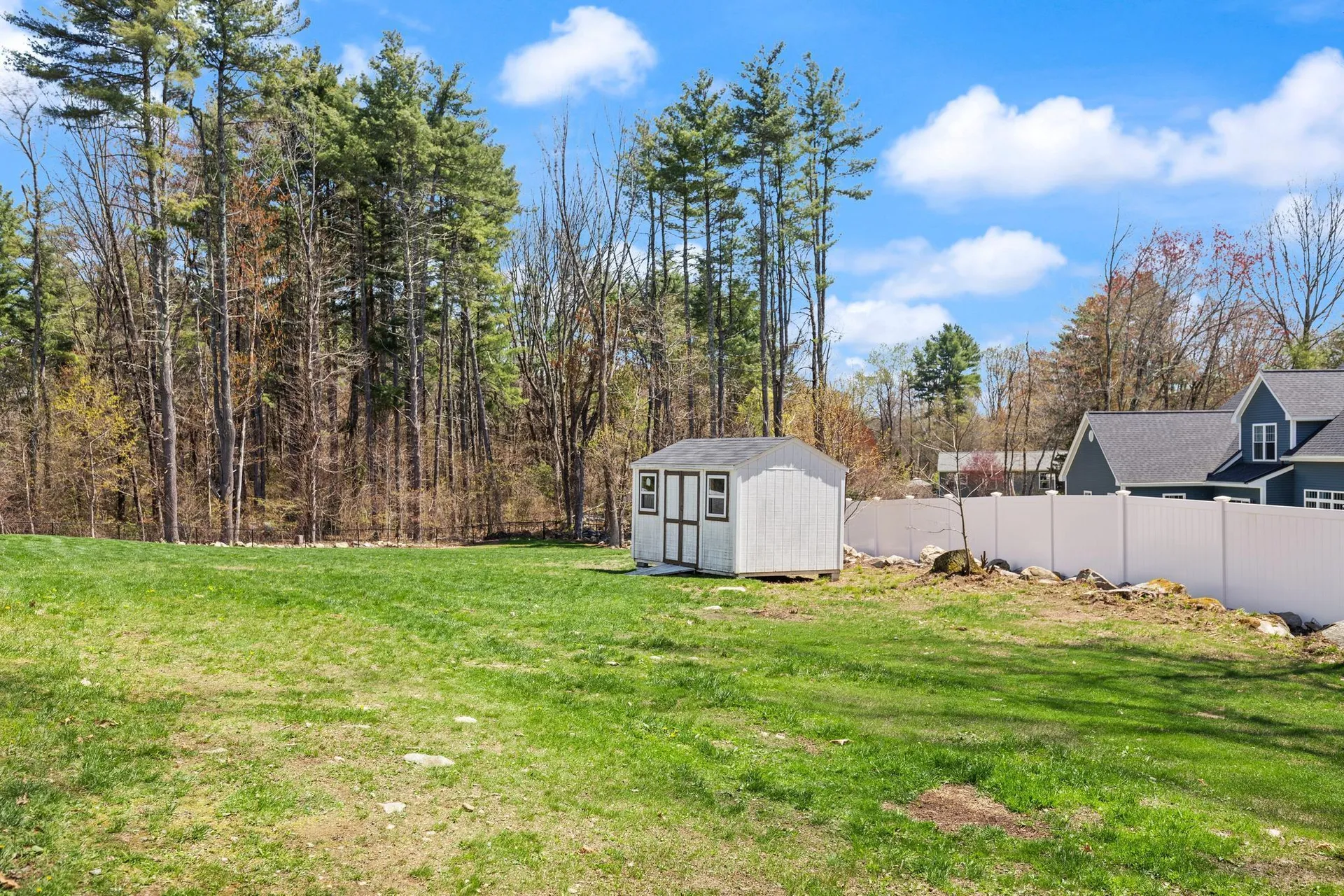 17 Oxbow Lane Derry NH 03038