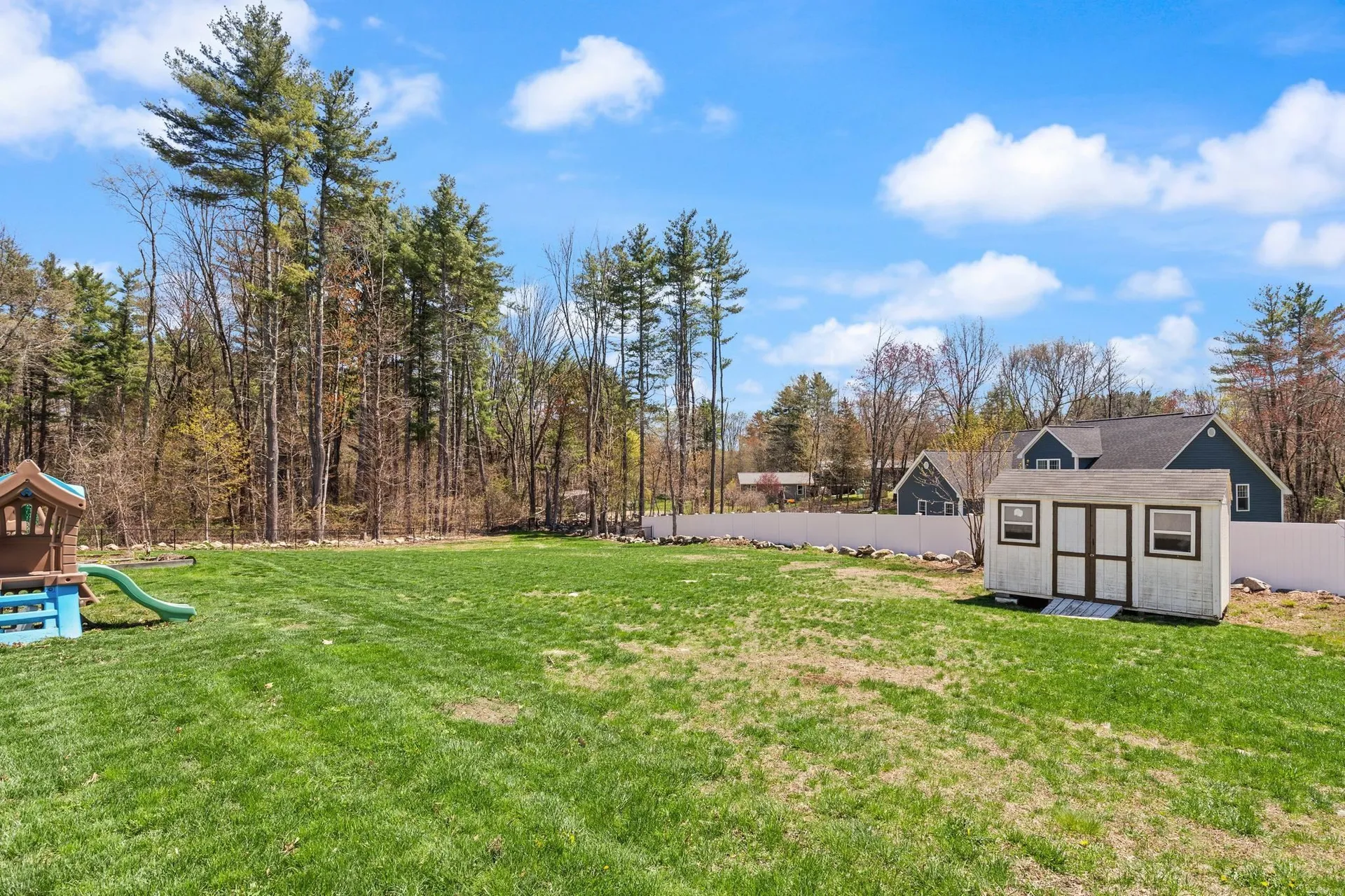 17 Oxbow Lane Derry NH 03038