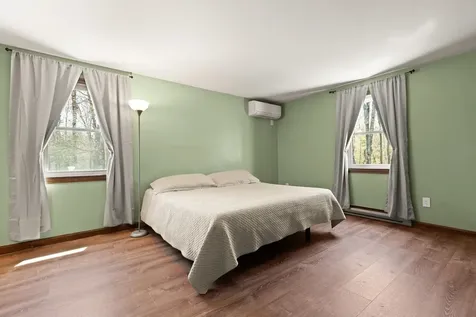 17 Oxbow Lane Derry NH 03038