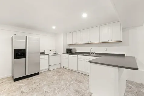 17 Oxbow Lane Derry NH 03038