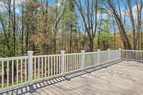 17 Oxbow Lane Derry NH 03038