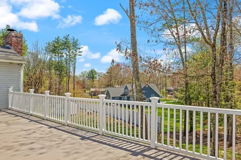 17 Oxbow Lane Derry NH 03038