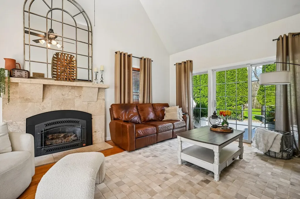 11 Longmeadow Road Windham NH 03087