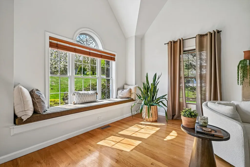 11 Longmeadow Road Windham NH 03087