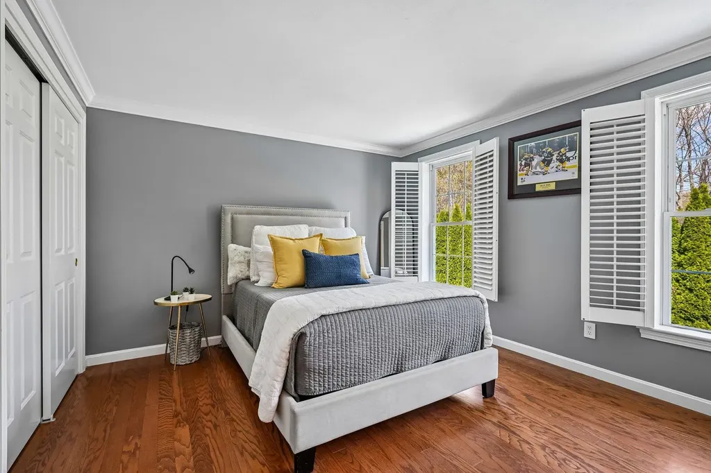 11 Longmeadow Road Windham NH 03087