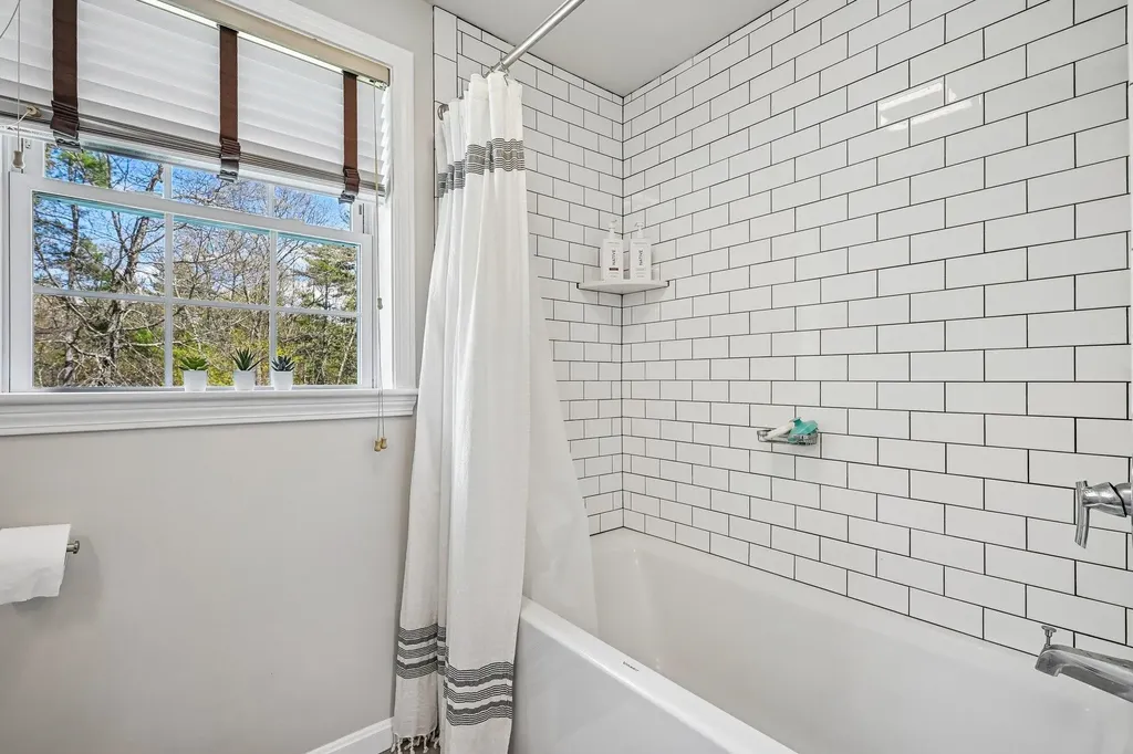 11 Longmeadow Road Windham NH 03087