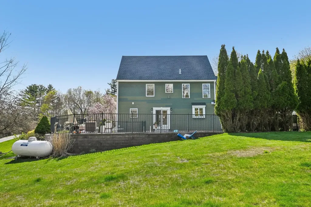 11 Longmeadow Road Windham NH 03087