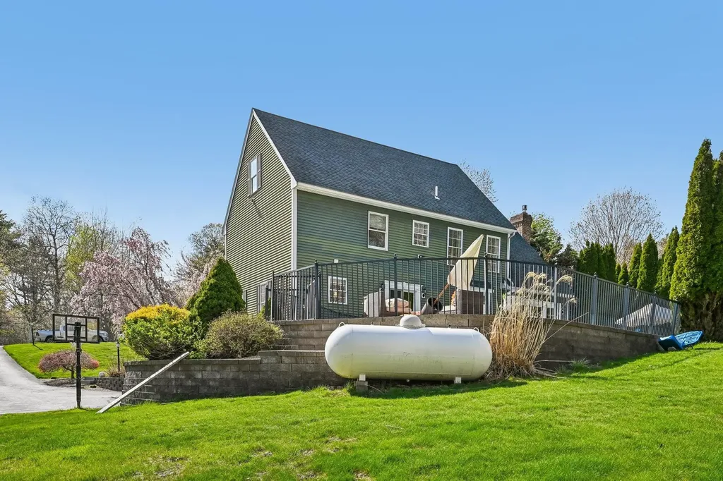 11 Longmeadow Road Windham NH 03087