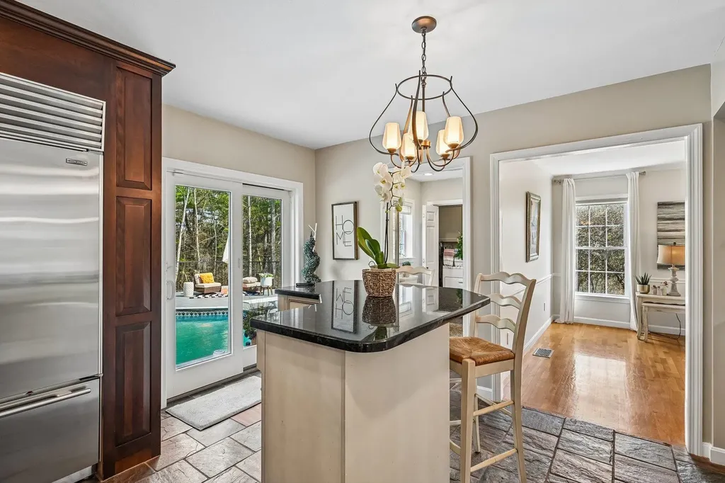 11 Longmeadow Road Windham NH 03087