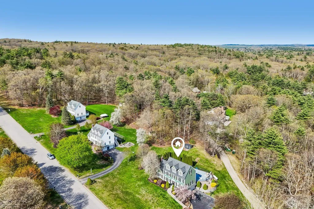11 Longmeadow Road Windham NH 03087