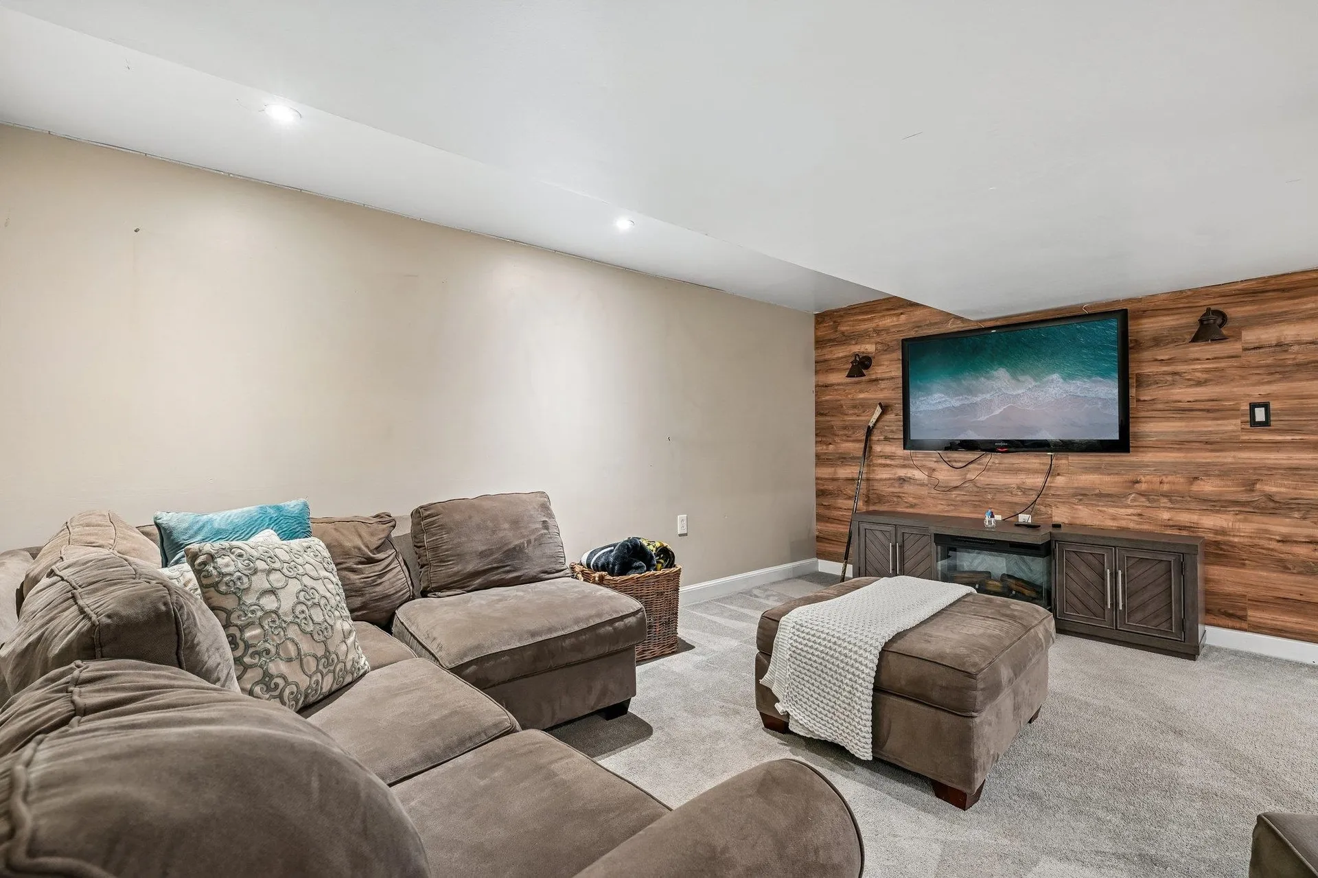 11 Longmeadow Road Windham NH 03087