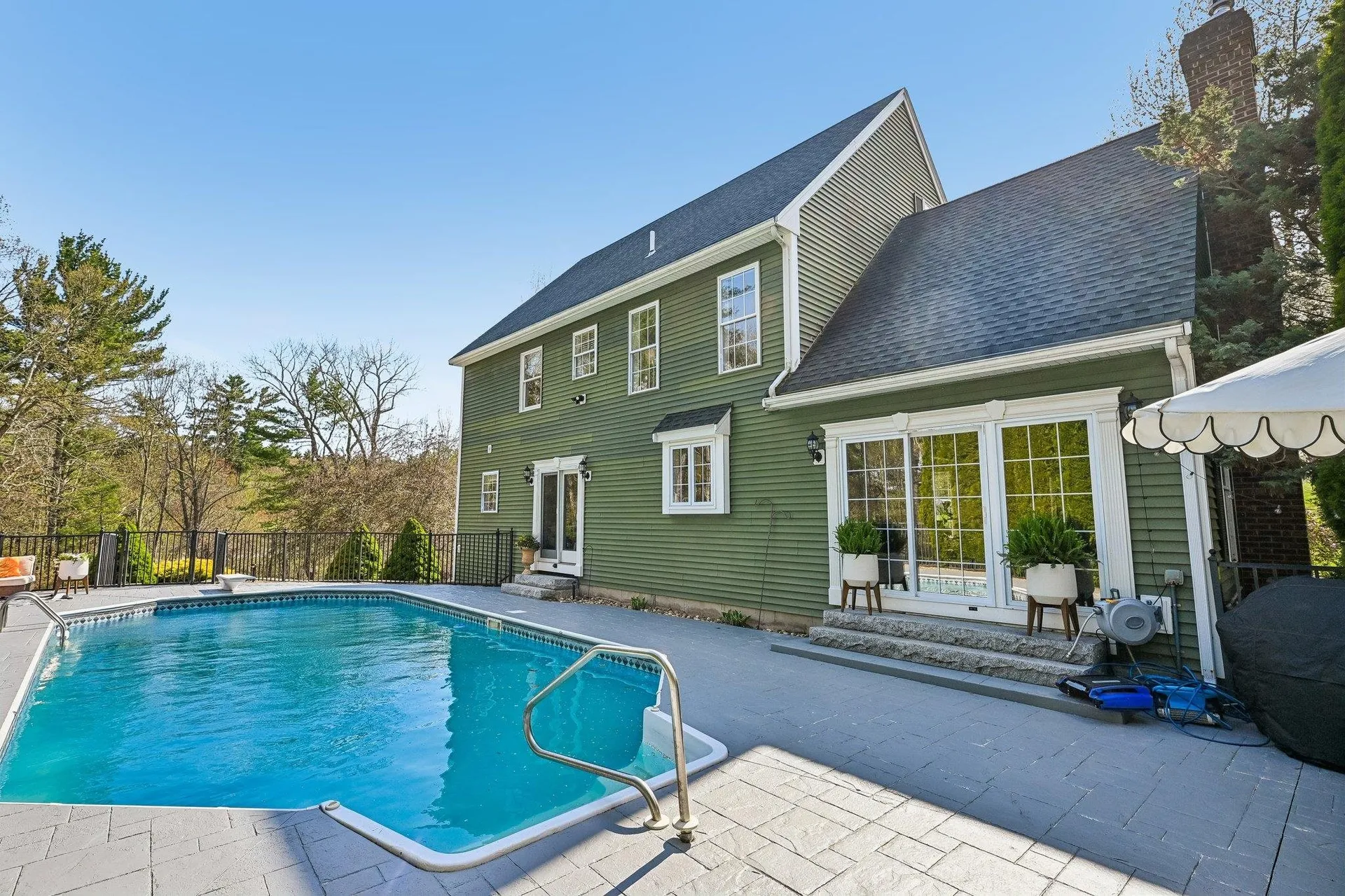 11 Longmeadow Road Windham NH 03087