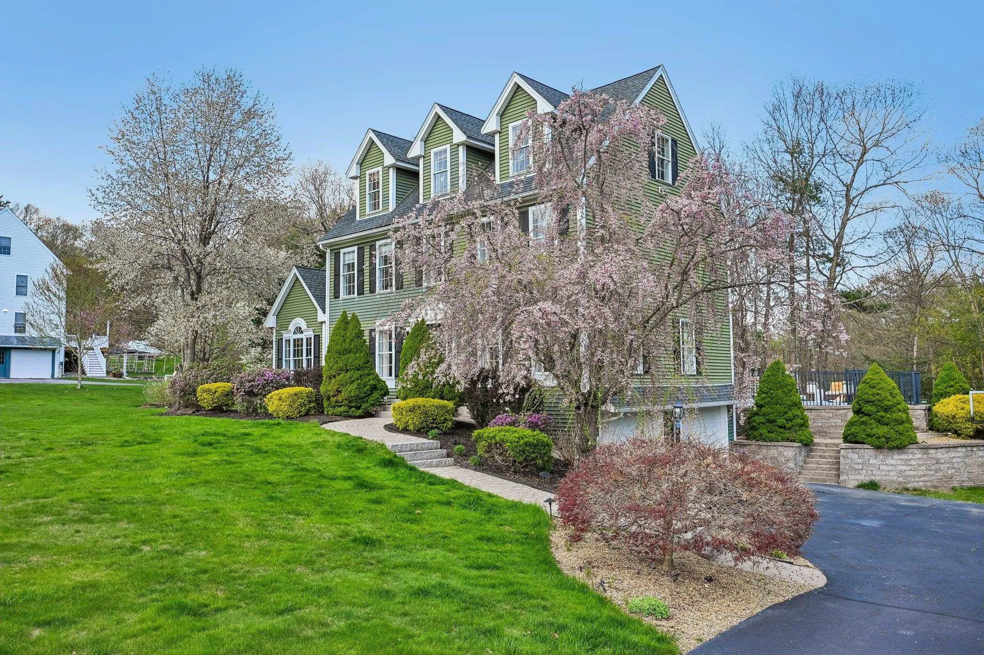 11 Longmeadow Road Windham NH 03087