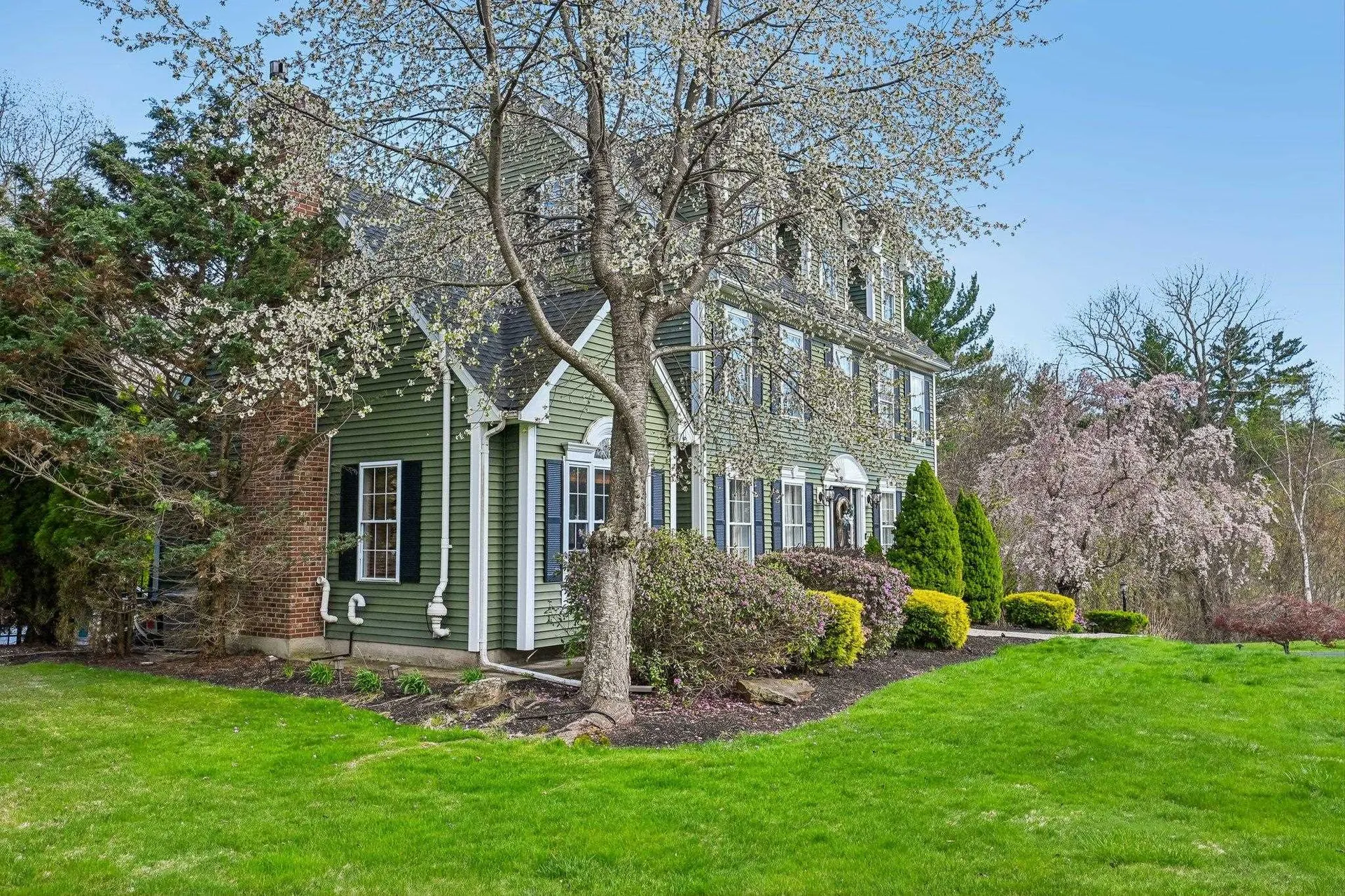 11 Longmeadow Road Windham NH 03087