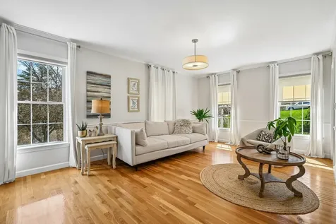 11 Longmeadow Road Windham NH 03087