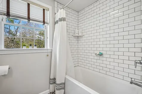 11 Longmeadow Road Windham NH 03087