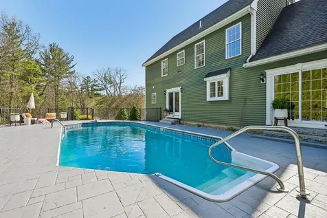 11 Longmeadow Road Windham NH 03087