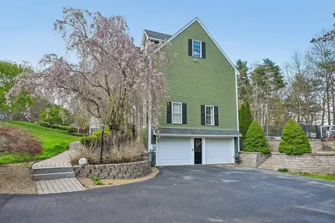 11 Longmeadow Road Windham NH 03087
