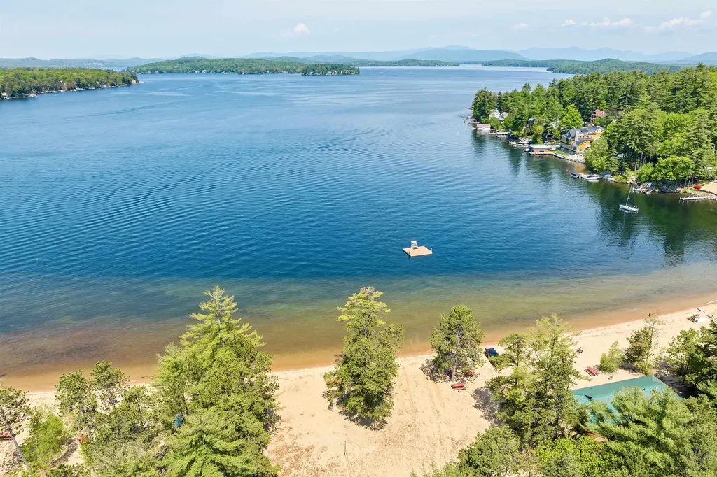 8 Bacon Drive Gilford NH 03249