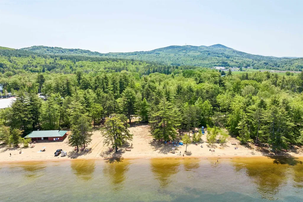 8 Bacon Drive Gilford NH 03249