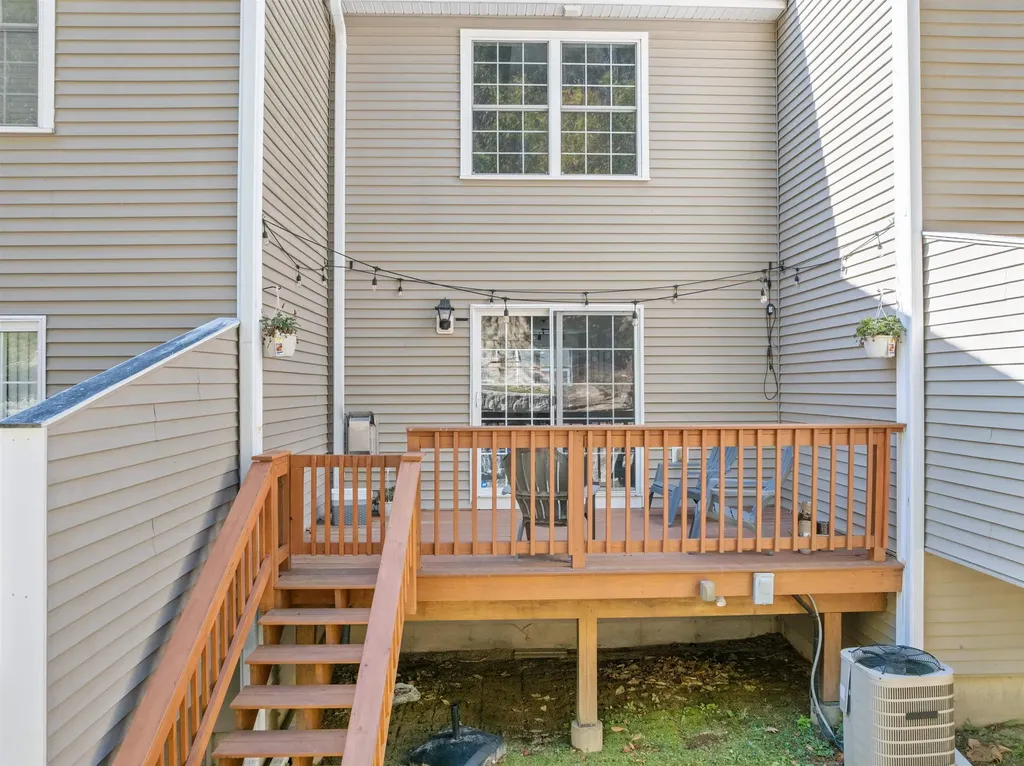19 Dillon Way Laconia NH 03246