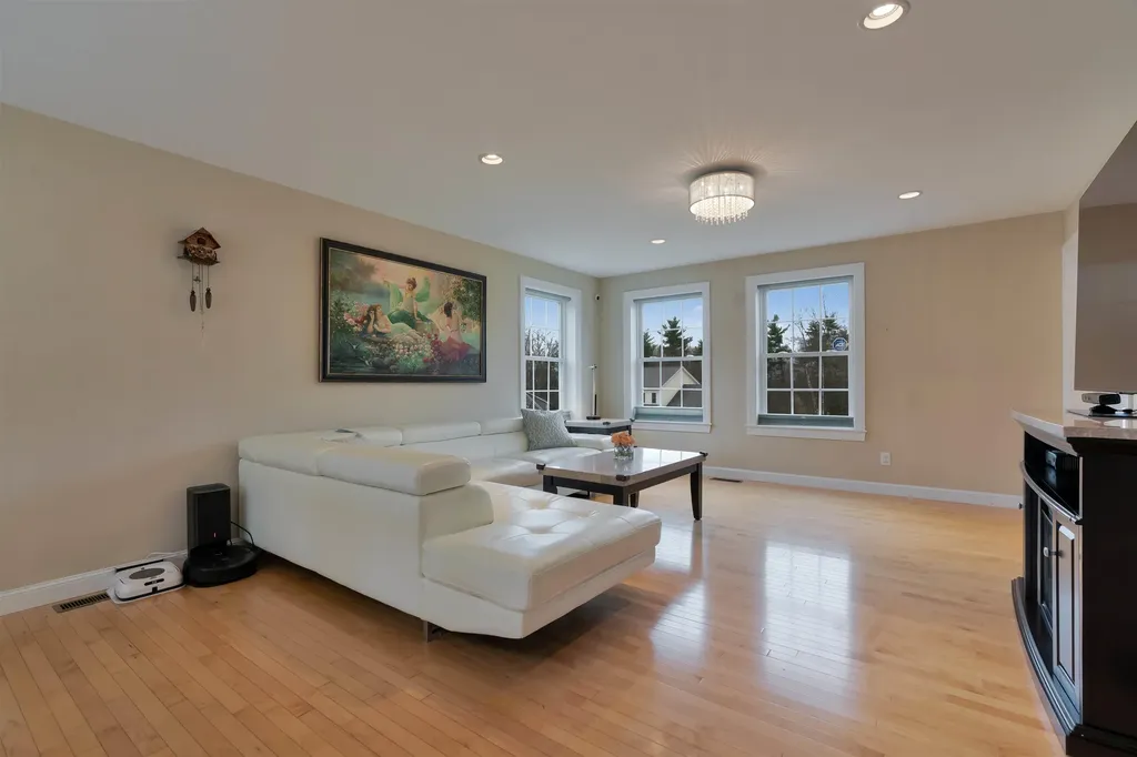 58 Village Place Drive Barrington NH 03825