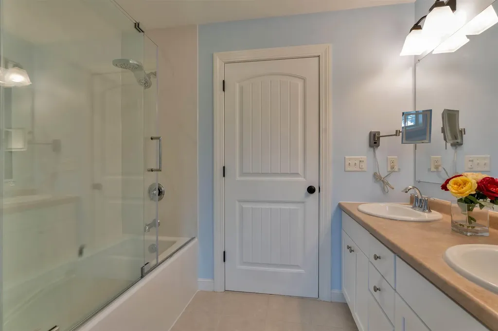58 Village Place Drive Barrington NH 03825