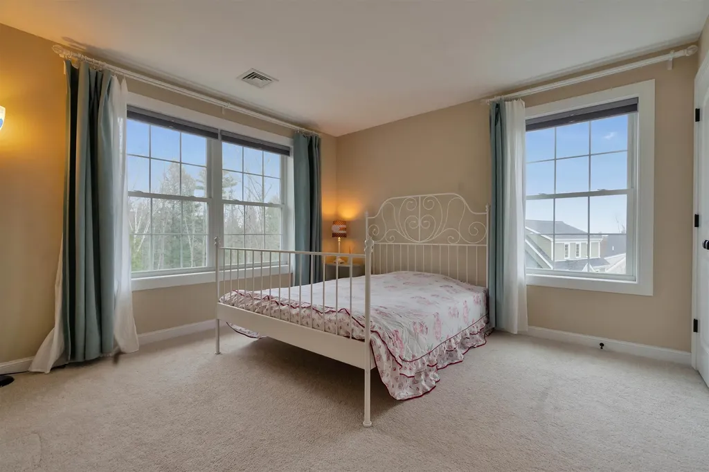 58 Village Place Drive Barrington NH 03825