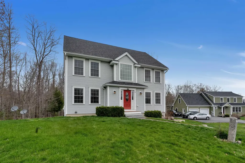 58 Village Place Drive Barrington NH 03825