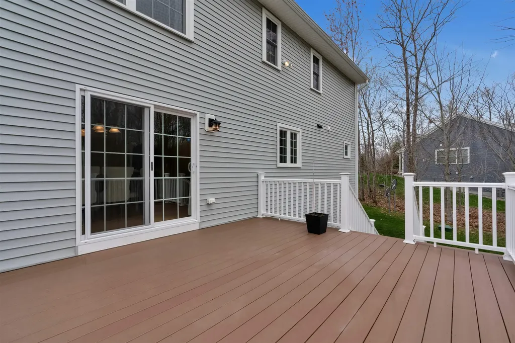 58 Village Place Drive Barrington NH 03825