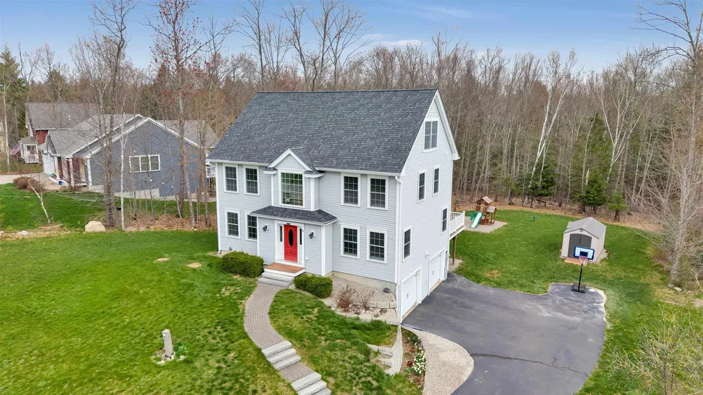 58 Village Place Drive Barrington NH 03825