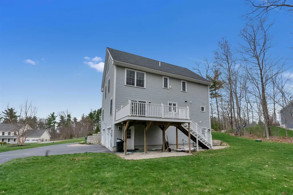 58 Village Place Drive Barrington NH 03825