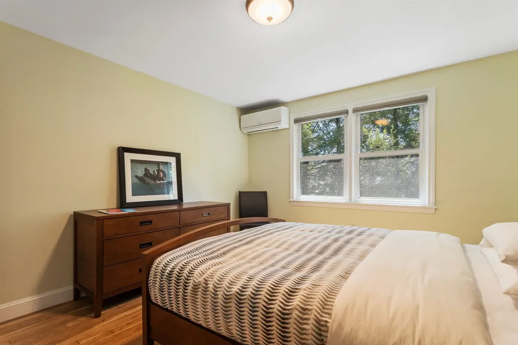 9 Carolan Avenue Hampton NH 03842-1546