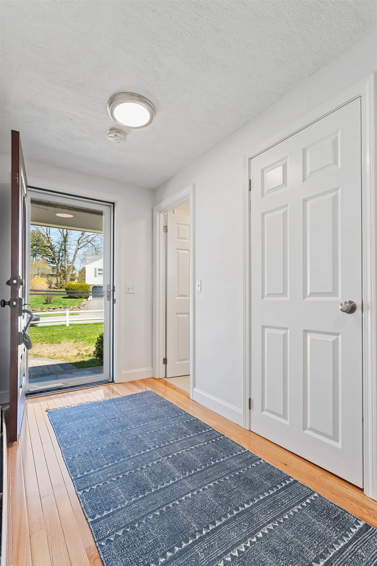 9 Carolan Avenue Hampton NH 03842-1546