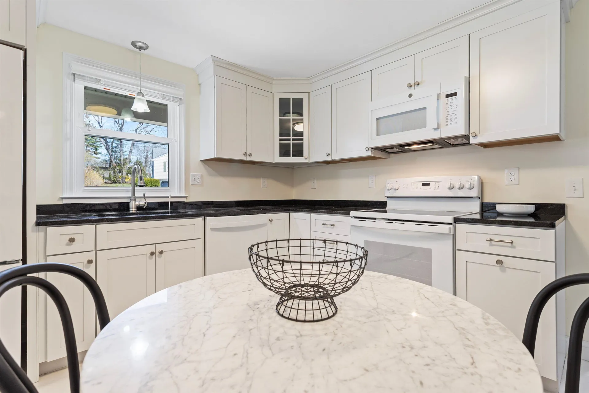 9 Carolan Avenue Hampton NH 03842-1546