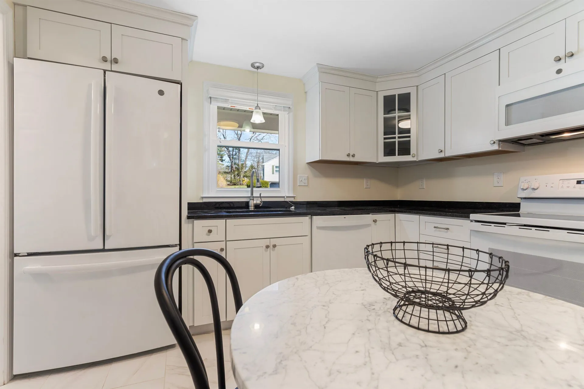 9 Carolan Avenue Hampton NH 03842-1546