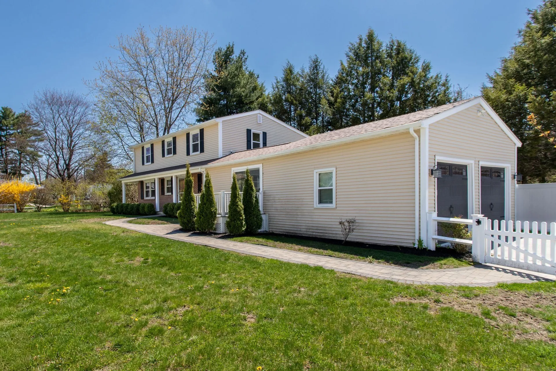 9 Carolan Avenue Hampton NH 03842-1546