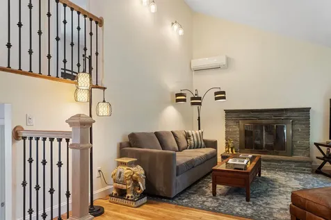 9 Carolan Avenue Hampton NH 03842-1546