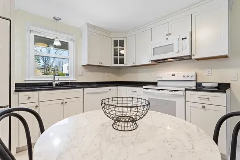 9 Carolan Avenue Hampton NH 03842-1546