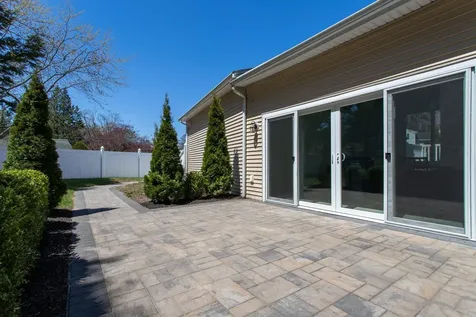 9 Carolan Avenue Hampton NH 03842-1546