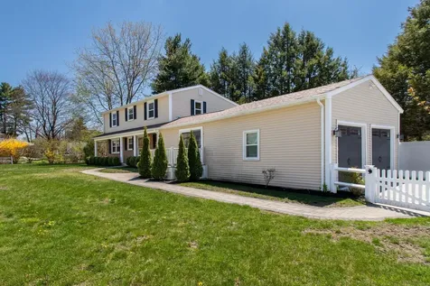 9 Carolan Avenue Hampton NH 03842-1546