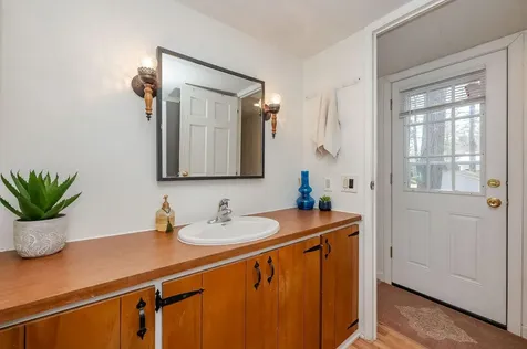 615 Canterbury Drive Exeter NH 03833